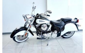 INDIAN CHIEF – BLACK / WHITE