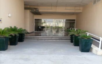 2–BHK WITH BALCONY/PARKING/LAUNDRY ROOM FOR RENT