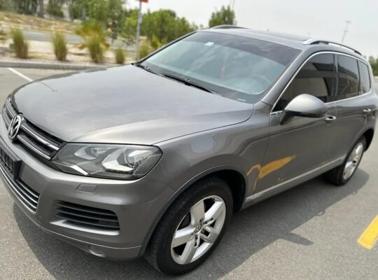 Full Options 2013 VW Touareq V6 Gulf Specs