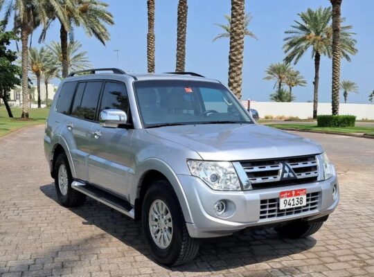 Low mileage Mitsubishi Pajero JLS