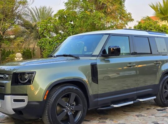 Land Rover Defender 110S with 7 seats