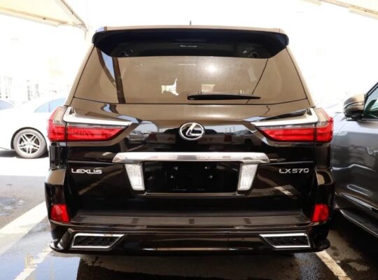 Lexus LX 570 2016 full option clean title