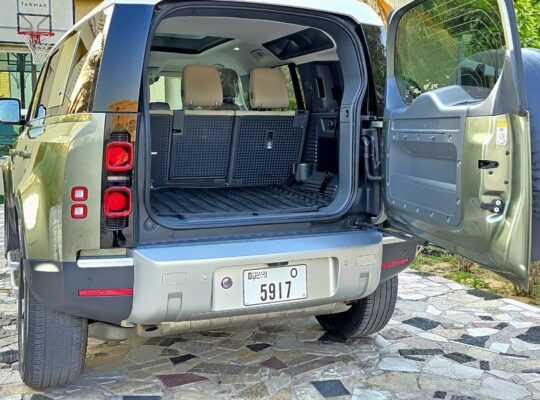 Land Rover Defender 110S with 7 seats