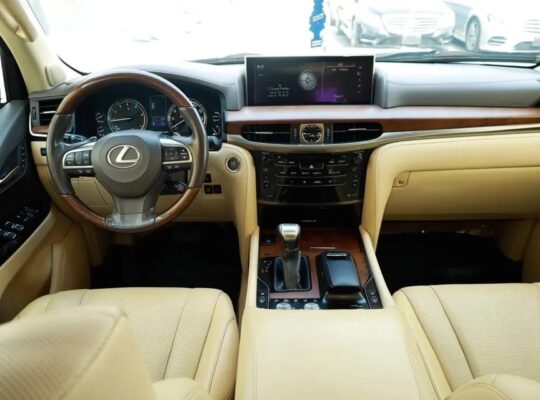 Lexus LX 570 2016 full option clean title