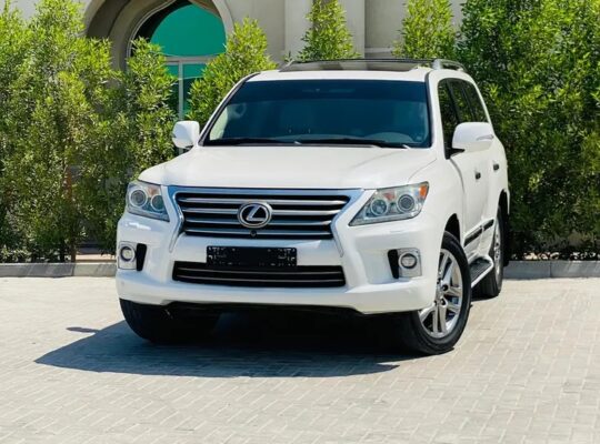 ستيشن لكزس LX570 خليجي موديل 2014