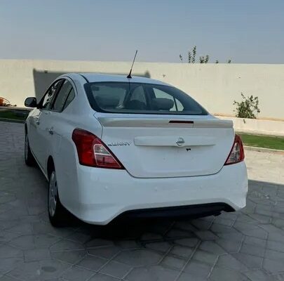 Nissan Sunny 2022