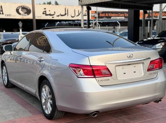 لكزس es350 2010بحالة الوكالة 3 قطع صبغ تجميلي