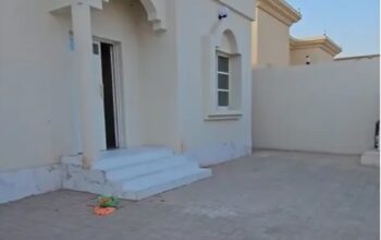 فيلا للبيع بمنطقة الدقداقة قريبة من شارع الامارات