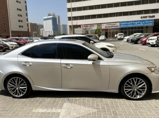 LEXUS IS250 excellent condition URGENT