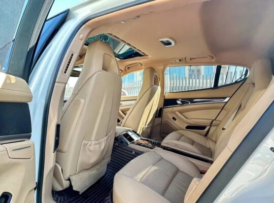 بورش بناميرا موديل 2012