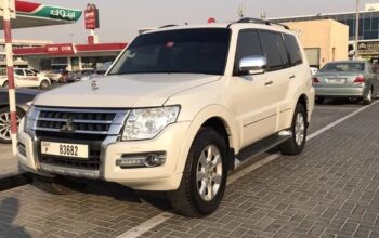 2020pajero excellent. Low Km