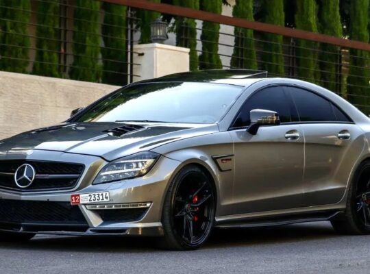 Mercedes CLS 63 موديل 2012 اللون رمادي خليجي