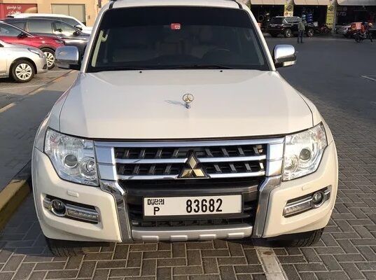 2020pajero excellent. Low Km