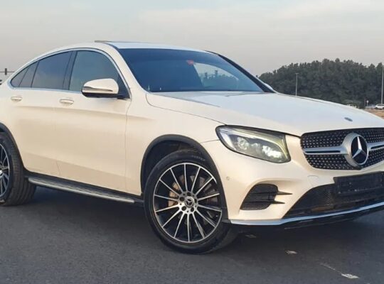 مرسيدس GLC 250 خليجي 2018 نظيفة جداً صبغ وكالة