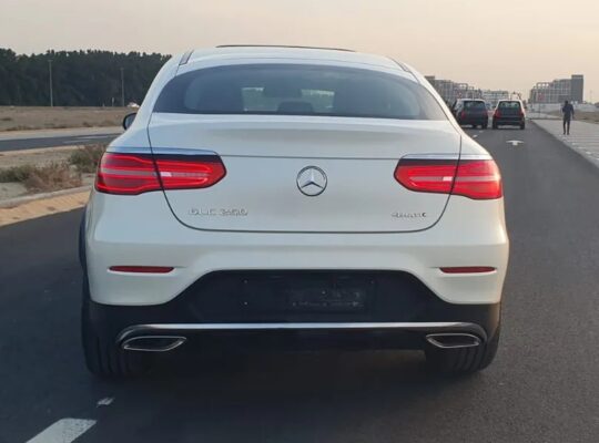 مرسيدس GLC 250 خليجي 2018 نظيفة جداً صبغ وكالة