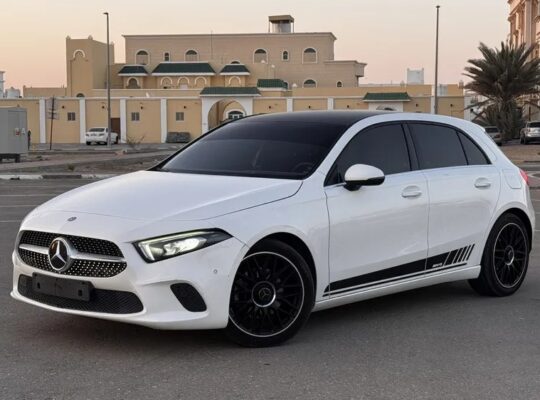 Mercedes A200 2019 GCC 4-cylinder 1300cc 44,000km