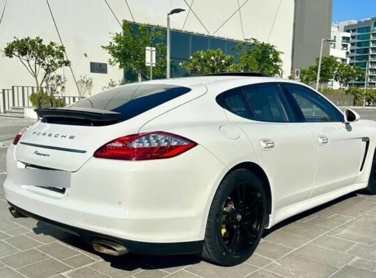 Porsche Panamera 2012