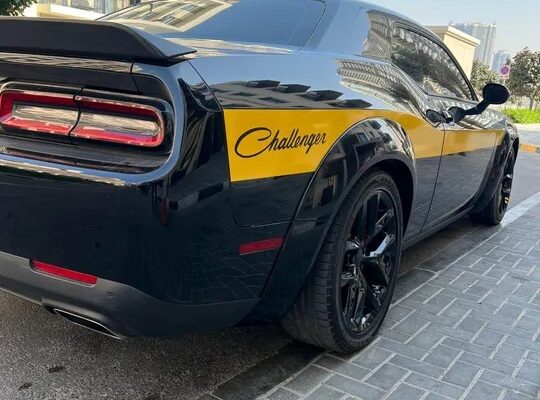 للبيع دودج تشالنجر جير عادي وارد امريكي نظيف