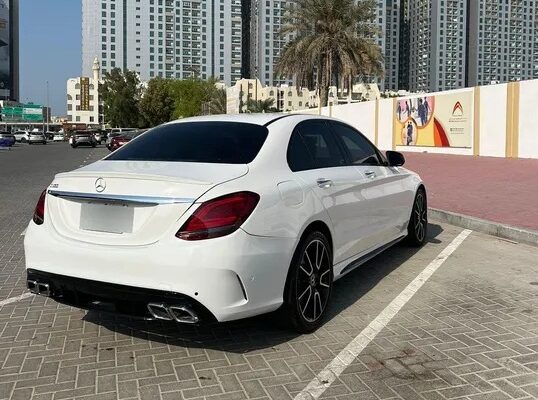 مرسيدس C300 موديل 2020بحالة ممتازة