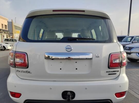 للبيع نيسان باترول تيتانيوم صبغ وكالة محركات وكالة