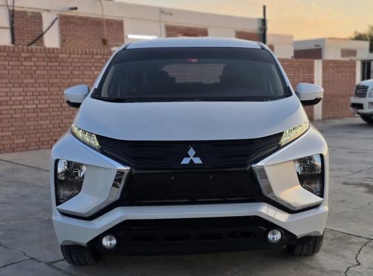 mitsubishi xpander 2022 gcc prefect condition