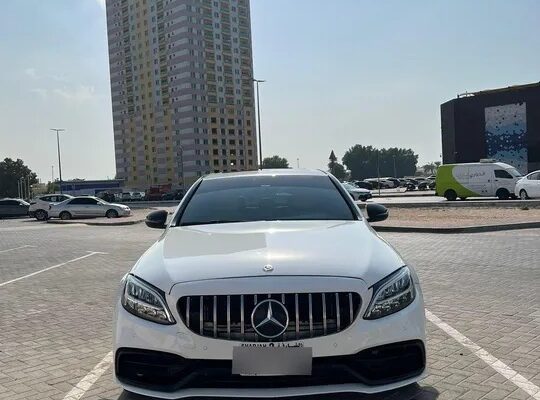 مرسيدس C300 موديل 2020بحالة ممتازة