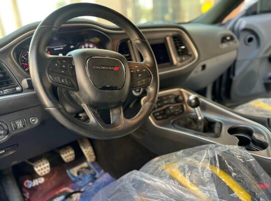 للبيع دودج تشالنجر جير عادي وارد امريكي نظيف