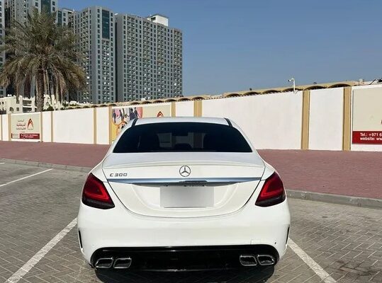 مرسيدس C300 موديل 2020بحالة ممتازة
