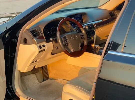 عرررررض شهر رمضان المبارك فقط لكزس LS460 موديل 201