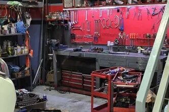 ورشة كامله مع الرخصة بحالة و لوكيشن جدا ممتاز