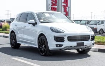 PORSCHE CAYENNE GTS Kilometers 65Km Model 2016