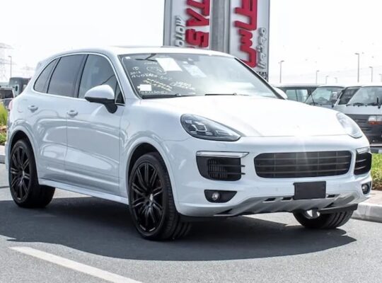PORSCHE CAYENNE GTS Kilometers 65Km Model 2016