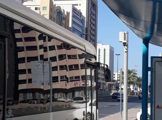 بارتشنات في شقة رائعة بشارع خليفة تتميز بالهدوء و