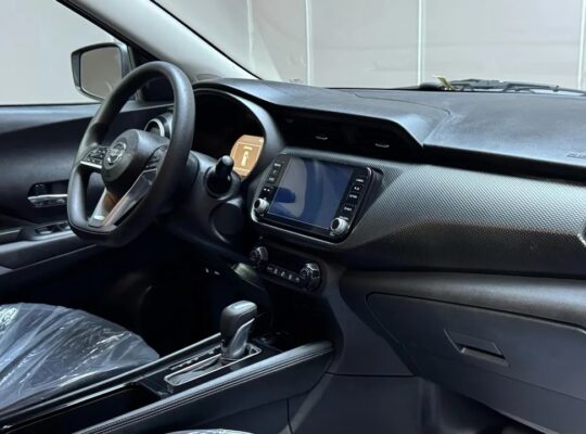 نيسان كيكس وارد أمريكي موديل 2021 SV ماشي 63113 مي