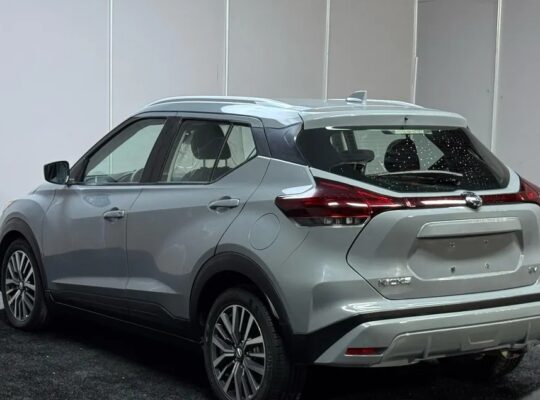 نيسان كيكس وارد أمريكي موديل 2021 SV ماشي 63113 مي