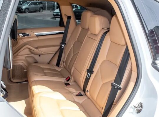 PORSCHE CAYENNE GTS Kilometers 65Km Model 2016