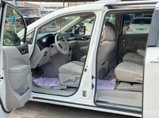 نيسان كويست وارد امريكا موديل 2017 7 مقاعد عائليه