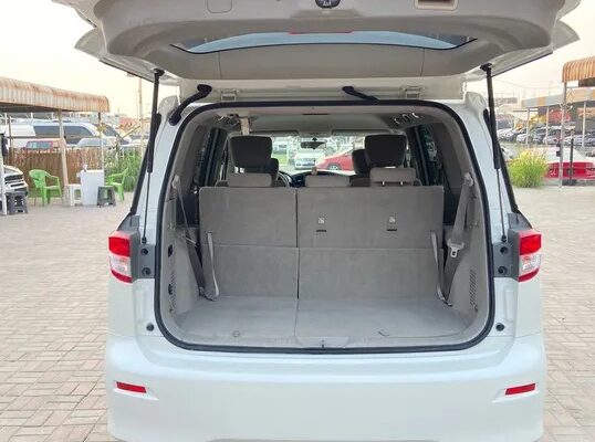 نيسان كويست وارد امريكا موديل 2017 7 مقاعد عائليه