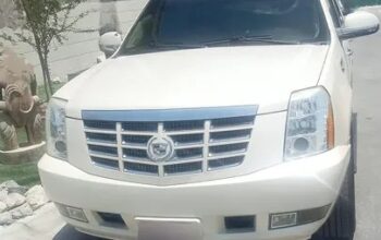 للبيع كاديلاك إسكاليد 2012 استخدام عائلي و ممشى قل