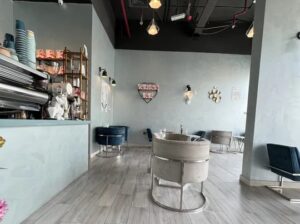 محل كوفي شوب للبيع جاهز للتشغيل بجميع معداته