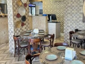 مطعم سوري للبيع ذو دخل جيد