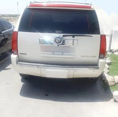 للبيع كاديلاك إسكاليد 2012 استخدام عائلي و ممشى قل