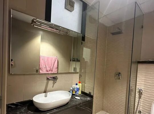 غرفة وصلة مفروش للاجار الشهري