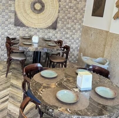 مطعم سوري للبيع ذو دخل جيد