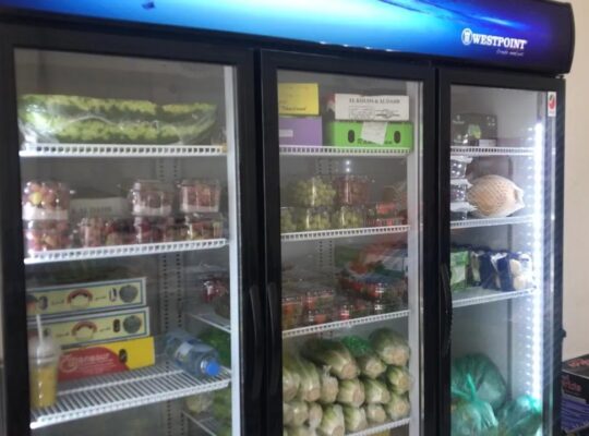 بيع محل خضروات و فواكه مع سياره للخضروات