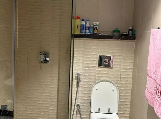 غرفة وصلة مفروش للاجار الشهري