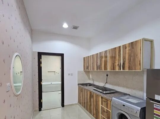 ستديوهات وغرف وصاله مفروش وغير مفروش شامل مياه كهر