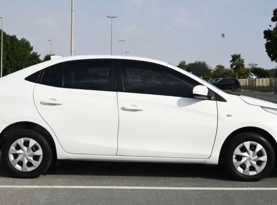 TOYOTA YARIS SE+ 2022 – BACK CAMERA – 3 KEYS