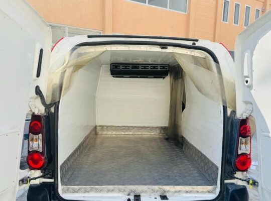 بيع محل خضروات و فواكه مع سياره للخضروات