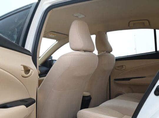 TOYOTA YARIS SE+ 2022 – BACK CAMERA – 3 KEYS